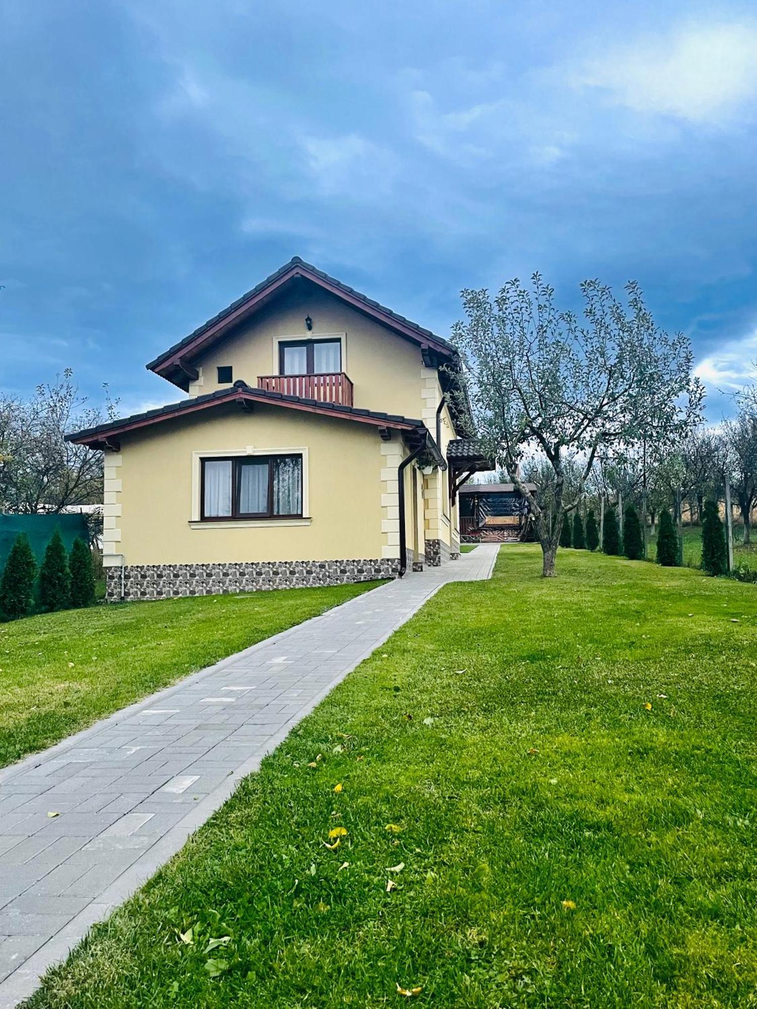Casa De Vacanta Orlat Buitenkant foto